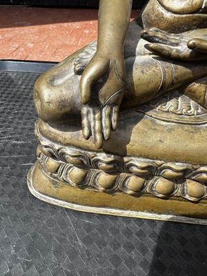 Lot 14 - A 19th Century Thai Hollow Cast Bronze Buddha