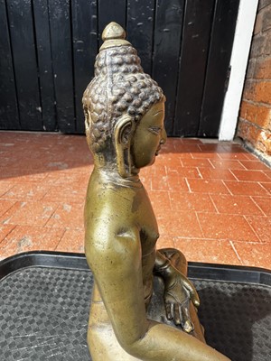 Lot 14 - A 19th Century Thai Hollow Cast Bronze Buddha