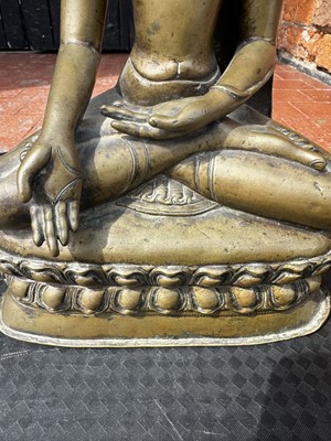 Lot 14 - A 19th Century Thai Hollow Cast Bronze Buddha