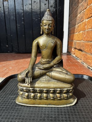 Lot 14 - A 19th Century Thai Hollow Cast Bronze Buddha