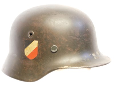 Lot 258 - German WWII M40 helmet, stamped Q64 DN44, the...