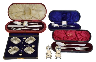 Lot 157 - A selection of silver
