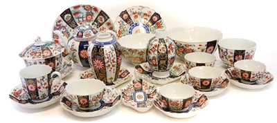 Lot 58 - Worcester Queens pattern assembled teaset
