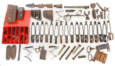 Lot 536 - Collection of Lee Enfield rifle parts,...