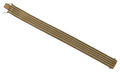 Lot 41 - A 9ct gold bracelet.