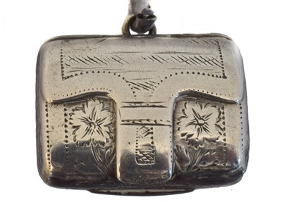 Lot 134 - A George III silver vinaigrette