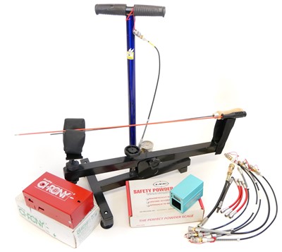 Lot 498 - Airgun accessories, to include a rifle bench...