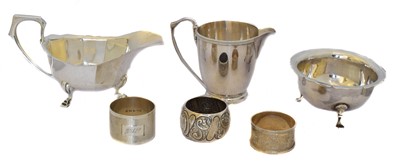 Lot 184 - A selection of silver