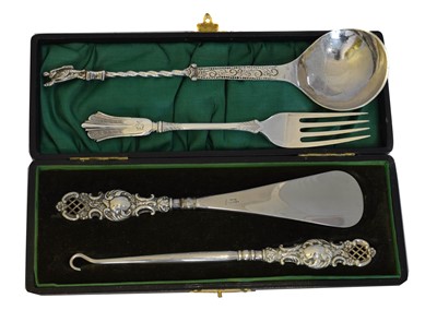 Lot 36 - A selection of silver