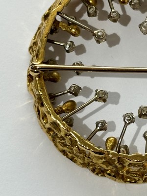 Lot 13 - A 1970s set of 18ct gold jewellery by John Donald.
