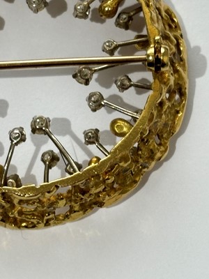 Lot 13 - A 1970s set of 18ct gold jewellery by John Donald.