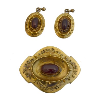 Lot 27 - A Victorian garnet suite of jewellery.