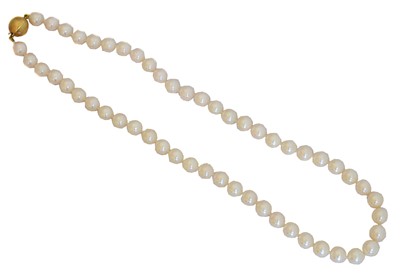 Lot 87 - An 18ct gold diamond cultured pearl necklace.