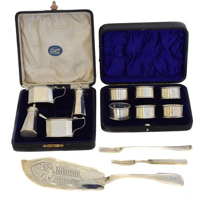Lot 189 - A selection of silver