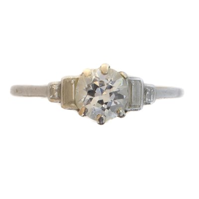 Lot 84 - An early 20th century diamond single stone ring.