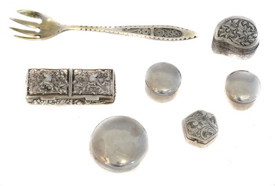 Lot 208 - A selection of silver and white metal items