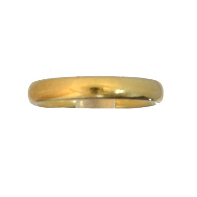 Lot 65 - A 22ct gold band ring.