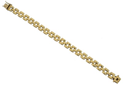Lot 36 - A 9ct gold bracelet.