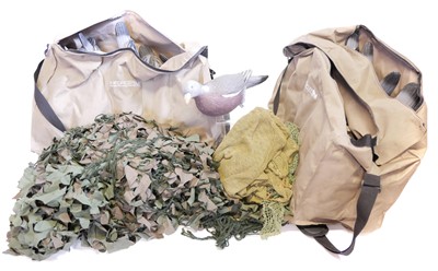 Lot 422 - Collection of decoy and hide materials, to...