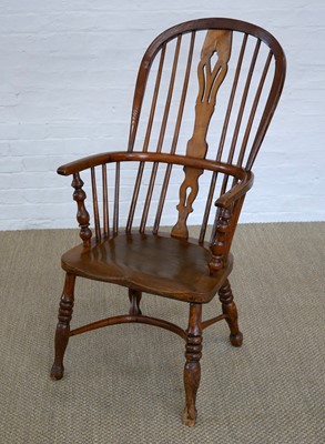 Lot 360 - Mid 19th century Windsor chair