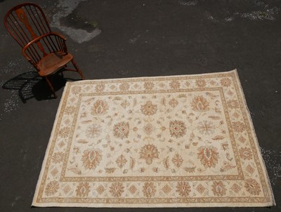 Lot 165 - A Modern Handmade Pakistan Garous Rug
