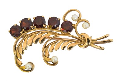 Lot 3 - A 9ct gold garnet and cultured pearl brooch by Cropp & Farr.