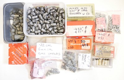 Lot 604 - Collection of lead bullets in mixed calibres...