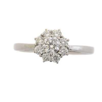 Lot 113 - An 18ct gold diamond cluster ring.