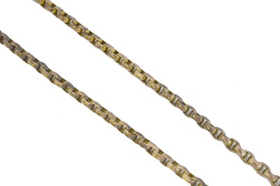 Lot 42 - A chain necklace.
