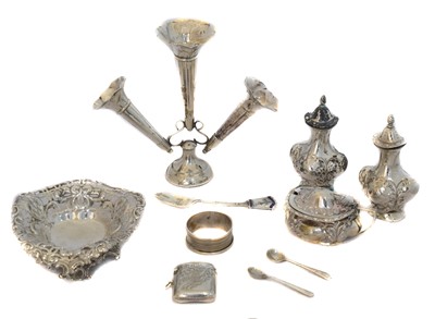 Lot 72 - A selection of silver.