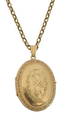 Lot 35 - A 9ct gold hinged locket.