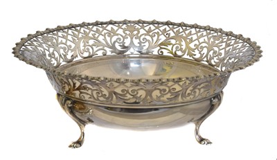 Lot 28 - An Edward VII silver pierced dish.