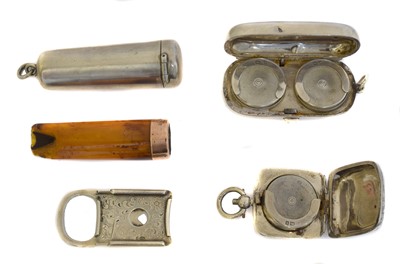 Lot 12 - A selection of items.