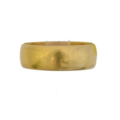 Lot 63 - A 22ct gold band ring.
