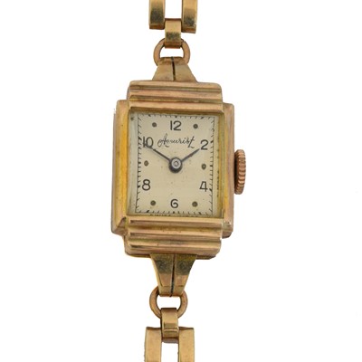 Lot 165 - A 9ct gold Accurist manual wind wristwatch.