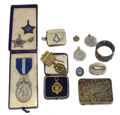 Lot 147 - A selection of silver and white metal items.