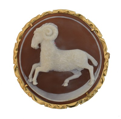 Lot 20 - A 14ct gold shell cameo brooch by G. Ammendola.