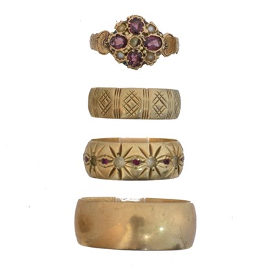 Lot 110 - A selection of rings.