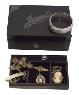 Lot 96 - A selection of silver and white metal items.