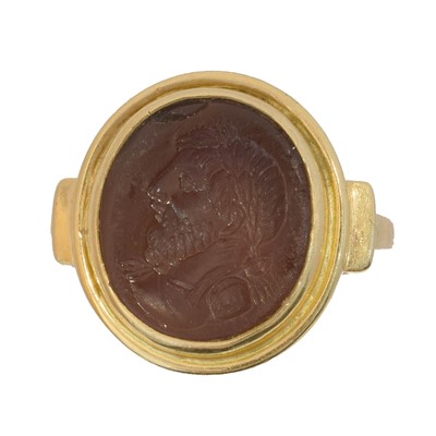 Lot 185 - A 19th century intaglio ring.