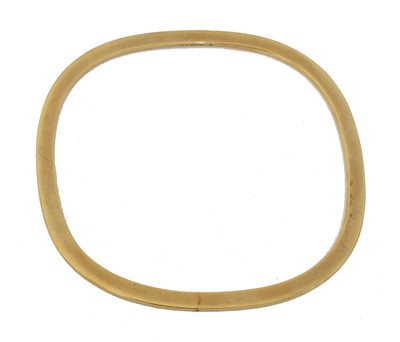 Lot 43 - A 9ct gold bangle.
