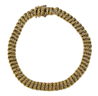 Lot 12 - A 9ct gold chain bracelet.