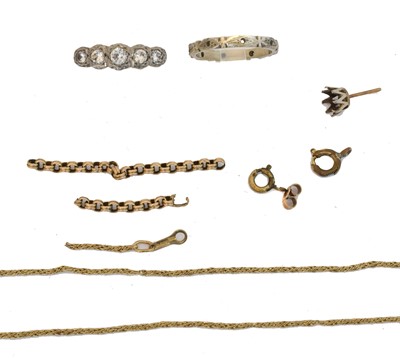Lot 130 - A selection of 9ct gold jewellery.