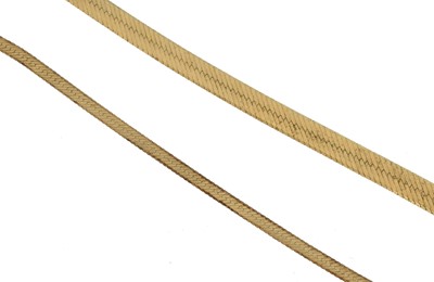 Lot 49 - Two 9ct gold chain necklaces.