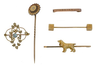 Lot 124 - A selection of early 20th century jewellery.
