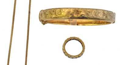 Lot 126 - A selection of 9ct gold jewellery.