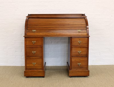 Lot 130 - An Late 19th / Early 20th Century Mahogany Roll-Top Desk