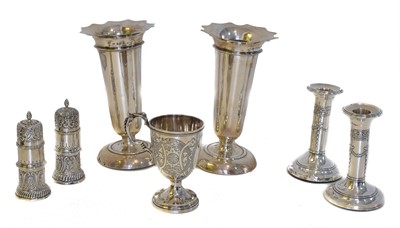 Lot 75 - A selection of silver.