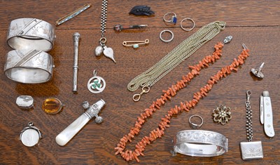 Lot 89 - A selection of silver, white metal and costume jewellery.