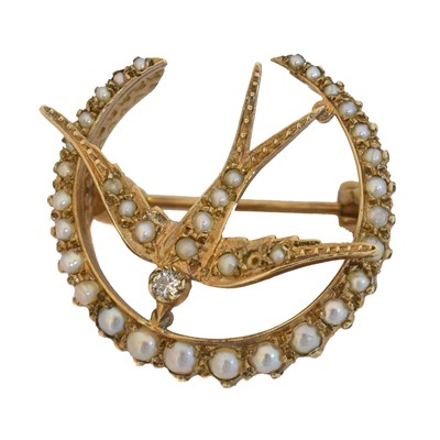 Lot 4 - A 9ct gold split pearl and diamond brooch.